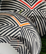 A set of for Black and White Bowls with coloured accents - Safi